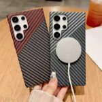 Husă magnetică cu model fibră de carbon